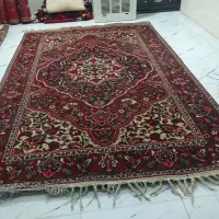چند تخته فرش و گلیم دستباف قدیمی سالم
