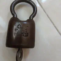 قفل مادر بزرگ قدیمی
