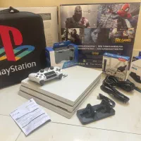 استفاده نشده آک سفیدصدفی استندشارژ 150بازی ps4 pro