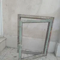 پنجره آهنی قدیمی سنگین