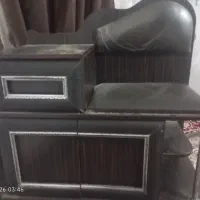 سلام یک عدد میز تلفن به فروش می‌رسد