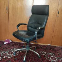 صندلی مدیریتی بزرگ و سالم