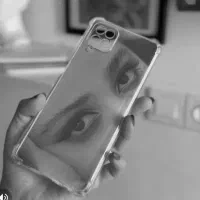 نقاشی سیاهقلم به همراه قاب گوشیتون هدیه ای خاص