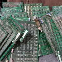 خریدار و فروشنده گوشی لوازم برقی تلویزیون شکسته