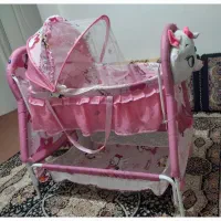گهواره وکریر نوزاد