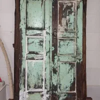 درب چوبی بسیارتمیز