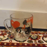 چند دست فنجان و لیوان و لیوان کافی شاپی
