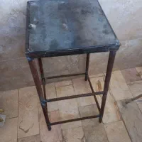 چهار پایه آهنی