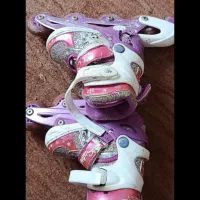 1جفت اسکیت دخترانه .چرخاهش چراغ داره سالم