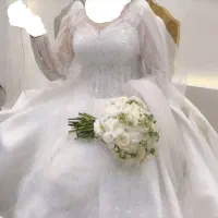 لباس عروس مشابه نو به همراه تور و ژپوند