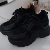 کفش کاملا نو و تمیز