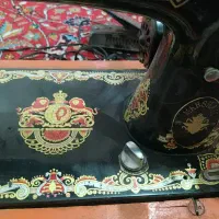 چرخ خیاطی و وسایل آشپز خانه