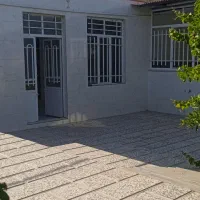باغچه شامل 145 م سالن و 65 م بنا مسکونی