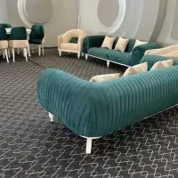 مبل راحتی لوکس با طراحی‌ امروزی وجذاب نشیمن بینظیر