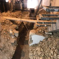 خدمات تاسیسات و تعمیرات.