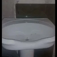 سرشور سرامیکی سفید ایستاده با شیر الات