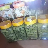 چاقاله ترشی،جا افتاده و خوش طعم