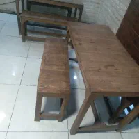 میز و نیمکت چوبی
