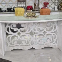 جزیره رنگ سفیدوجنس چوب.خیلی کم کار هست