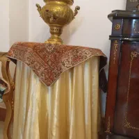 سماور ذغالی بزرگ با میز خاطره
