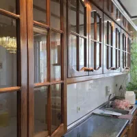 کابینت‌ها دربها چوب
