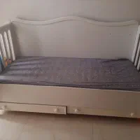 تخت نوجوان سفید از جنس چوب