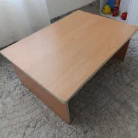 میز تحریر کم ارتفاع