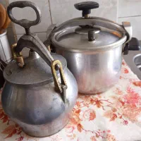 دو عدد زودپز کارکرده