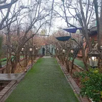 اشپزو وخانم جهت آماده سازی وسالن دار