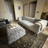 کاناپه چستر به همراه میز