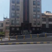 بر ولیعصر / ۴۰۰ متر / سنداداری