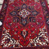 تعدادی فرش دست بافت