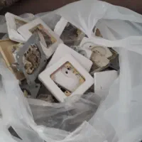 مقداری وسایل کلید و پریز کارکرده