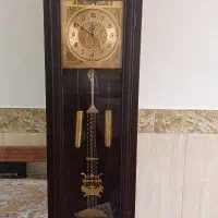 ساعت ایستاده سالم و تمیز