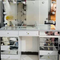 میز آرایش هالیوودی