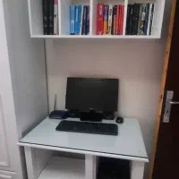 میز کامپیوتر و جا کتابی