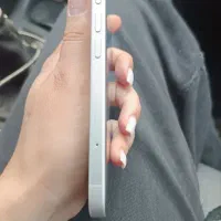 آیفون۱۶نرمال سفید