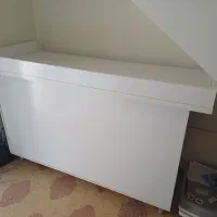 میز پیشخوان و ترازو