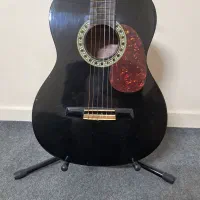 گیتار والنسیا  همراه پایه فلزی و کیس و سه پایه نت