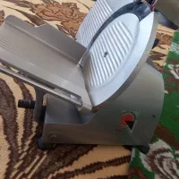 باسلام یه عدد کالباس بور درحد صفر