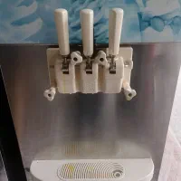 دستگاه بستنی
