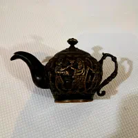 قوری کهنه و قدیمی