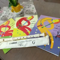 فلوت یاماها و سه عدد کتاب آموزشی