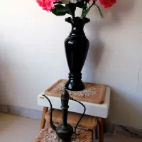 گلدان بزرگ و گل مصنوعی
