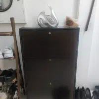 جاکفشی سه در کم جا