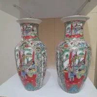 دو عددگلدان مرغی   و یه قوری کوچک