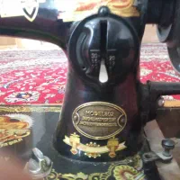چرخ خیاطی قدیمی شیر نشان