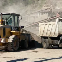 ارسال شن و ماسه (کامیون) (نیسان)