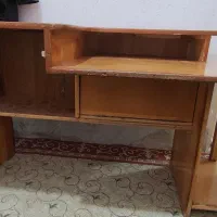 میز تحریر و کامپیوتر