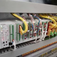 طراحی و مونتاژ تابلو برق سه فاز صنعتی،